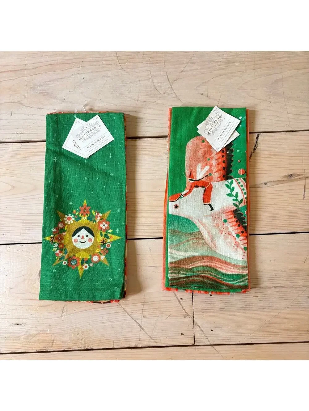 Wondershop NWT Set of 2 Christmas Kitchen Towels by Cecilia Ruiz & Lisk Feng